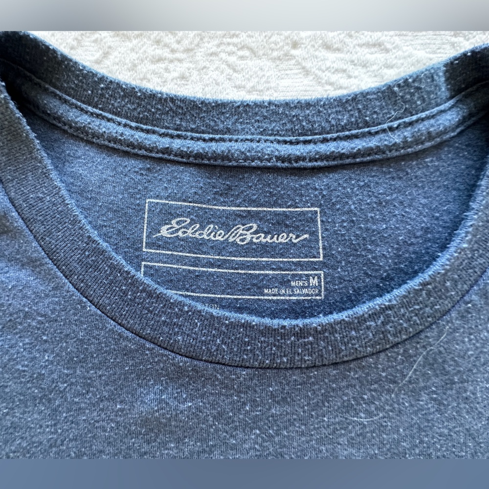 Medium Eddie Bauer graphic tee. Blue/grey. - Picture 6 of 6